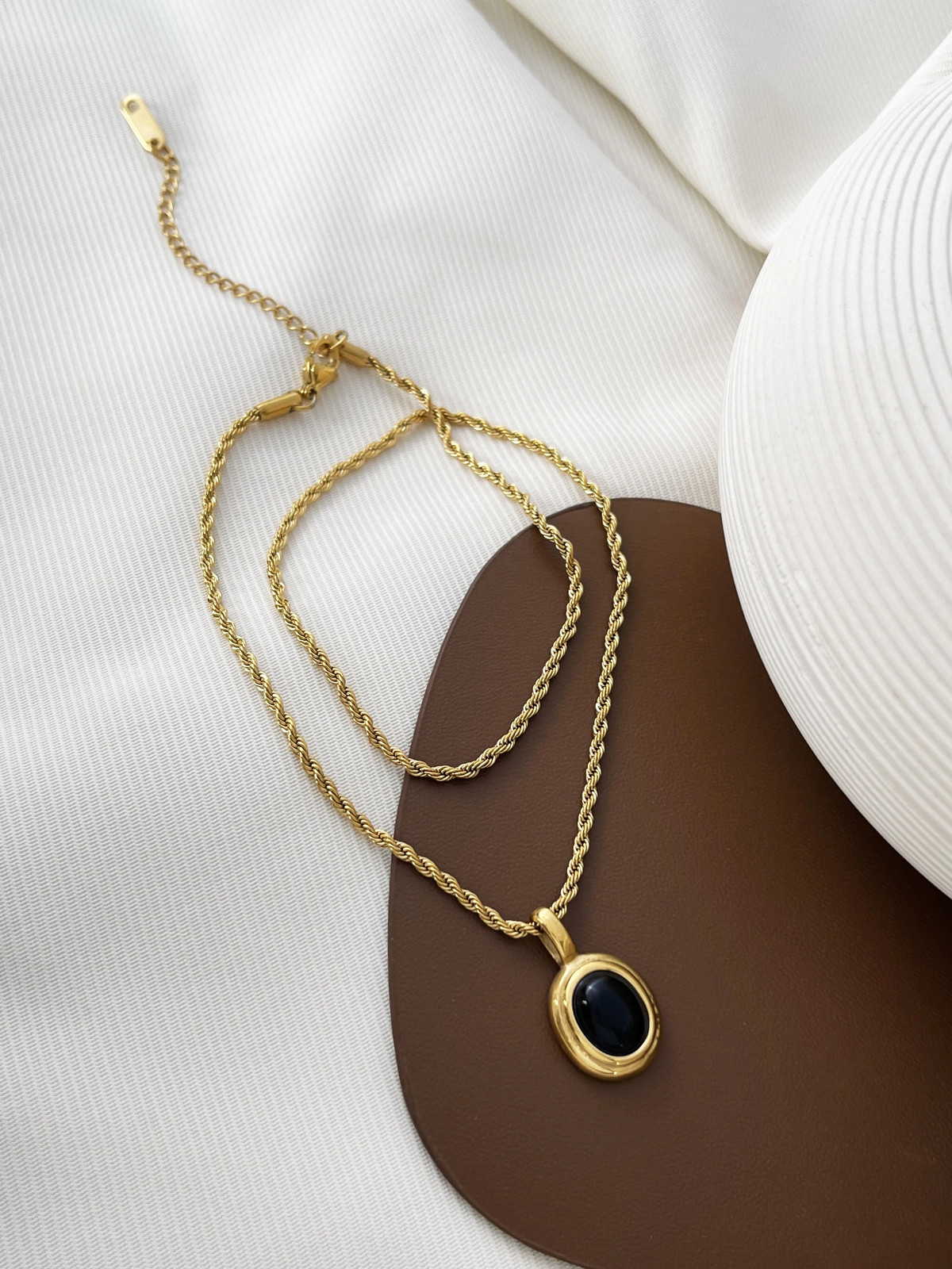 Oval Gem Stone Pendant Necklace Stainless Steel Gold Plated Twist Rope Jewelry