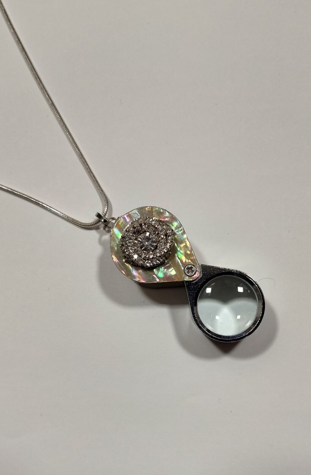 Magnifying Glass Swirly Rhinestone MOP Loupe Pendant Necklace 20x Strong