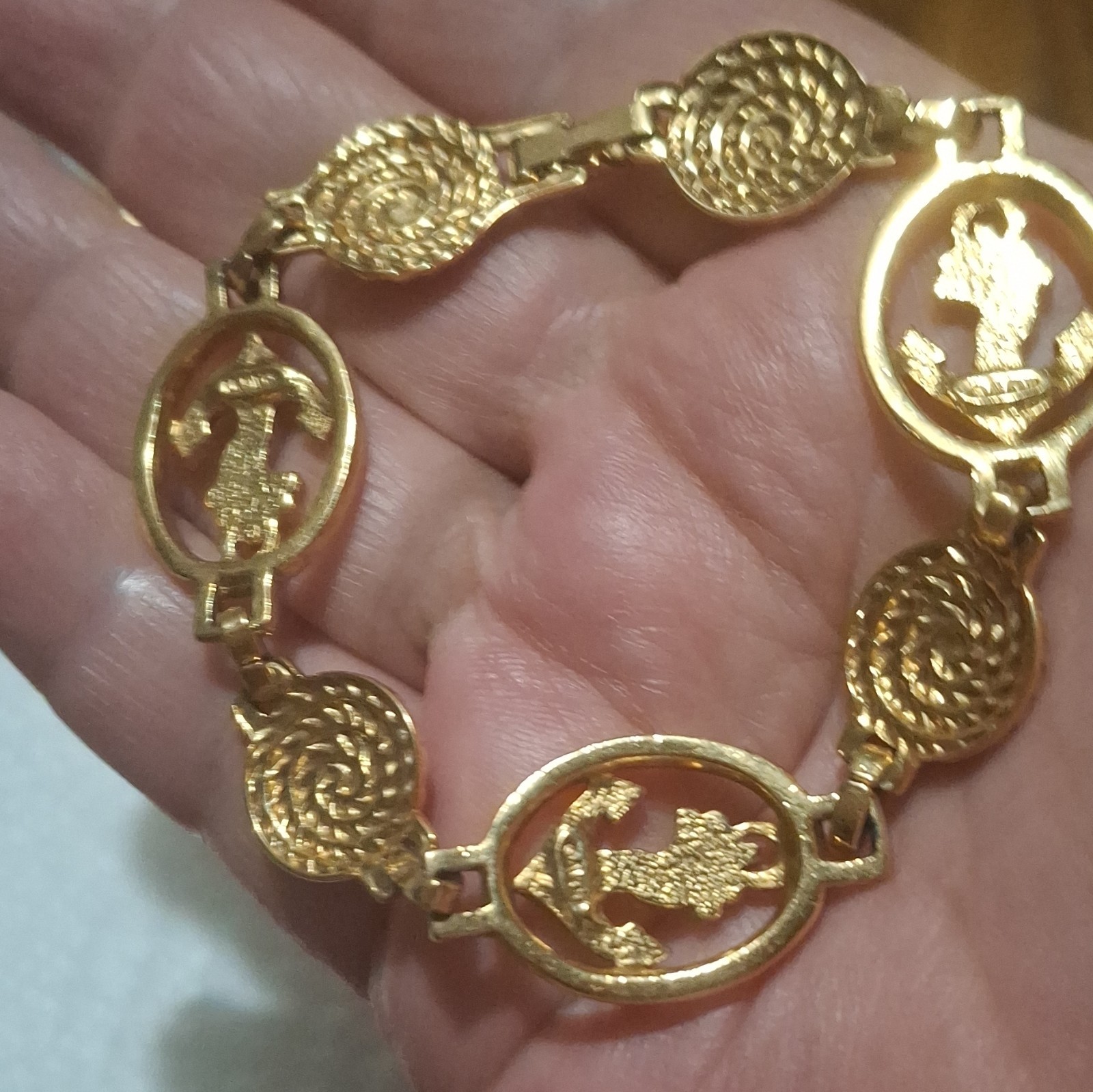 Gold Tone Nautical Charm Bracelet Anchor Ship Wheel Fold Over Closure Ap-1