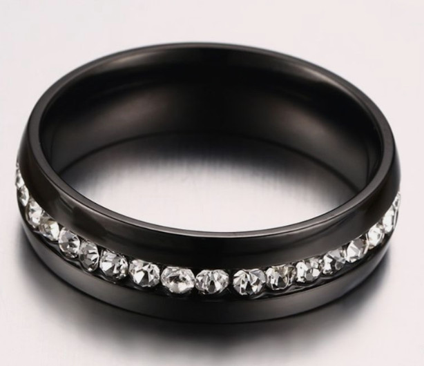 Stainless Steel Crystal Single Row Ring Fashion Round Stainless Steel Band