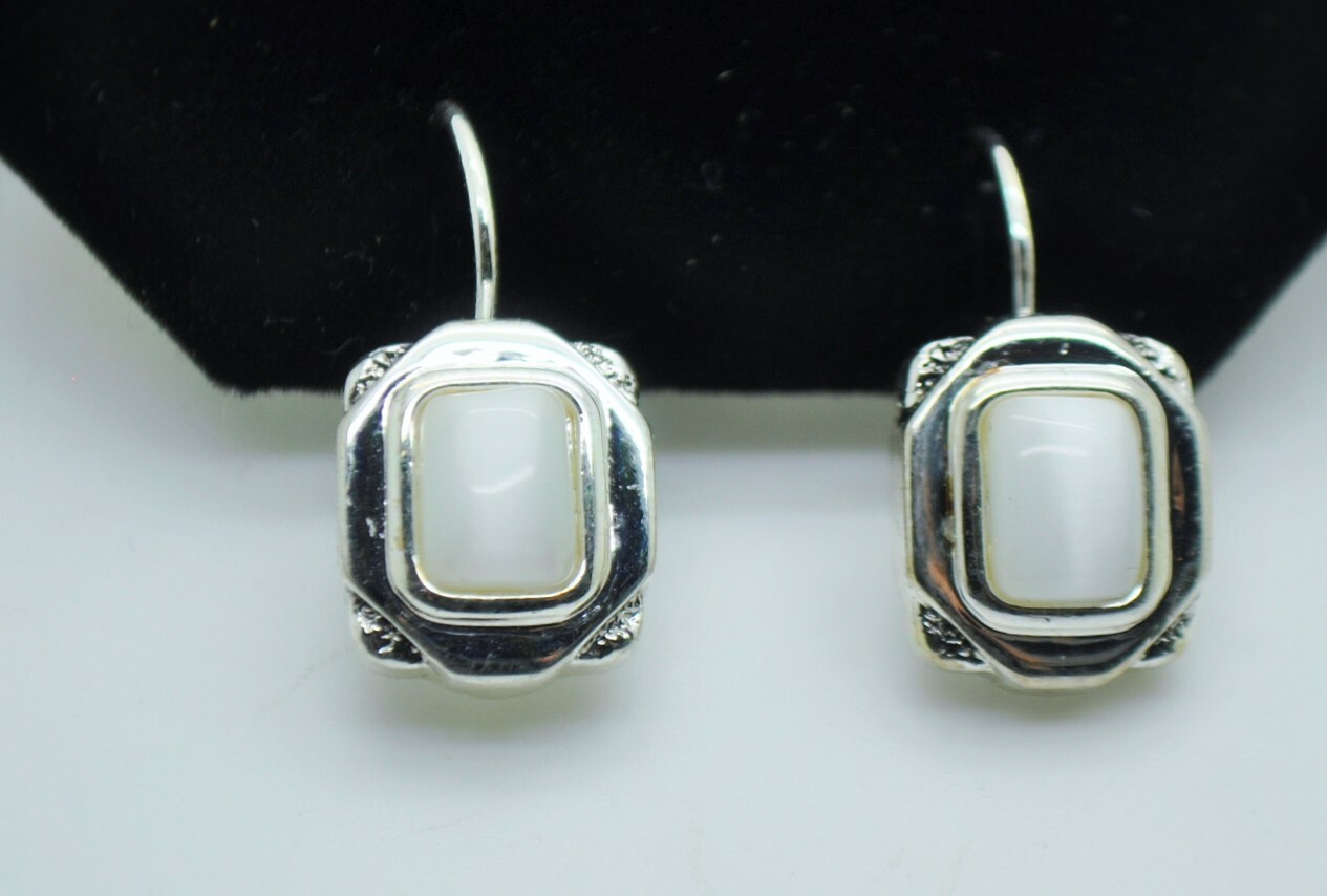 Simply design rectangle shape white cat eye stud/dangle fashion earrings 208