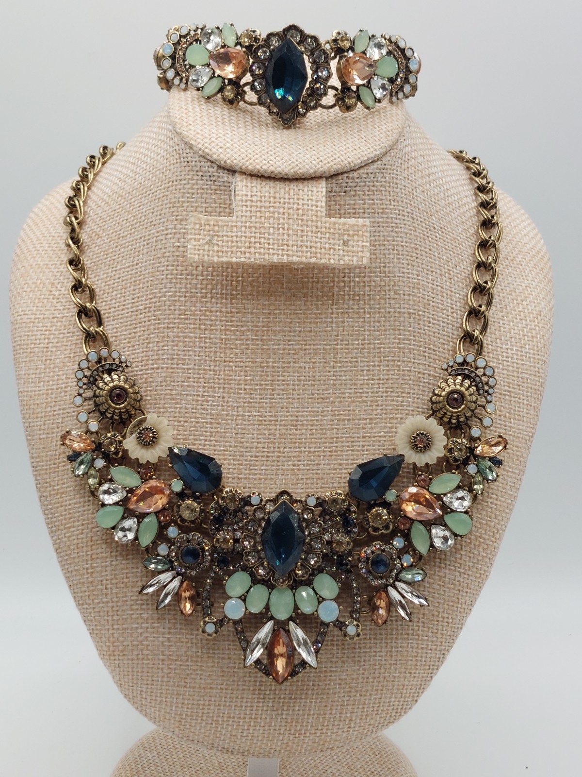 Floral Statement Necklace Bracelet Set Chloe Isabel Blue Peach Mint Earthy Glam