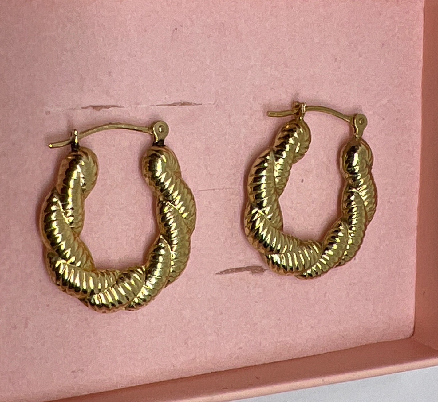14k Yellow Gold, 1.6 grams, Shrimp Hoop Earrings, Hinged Closure