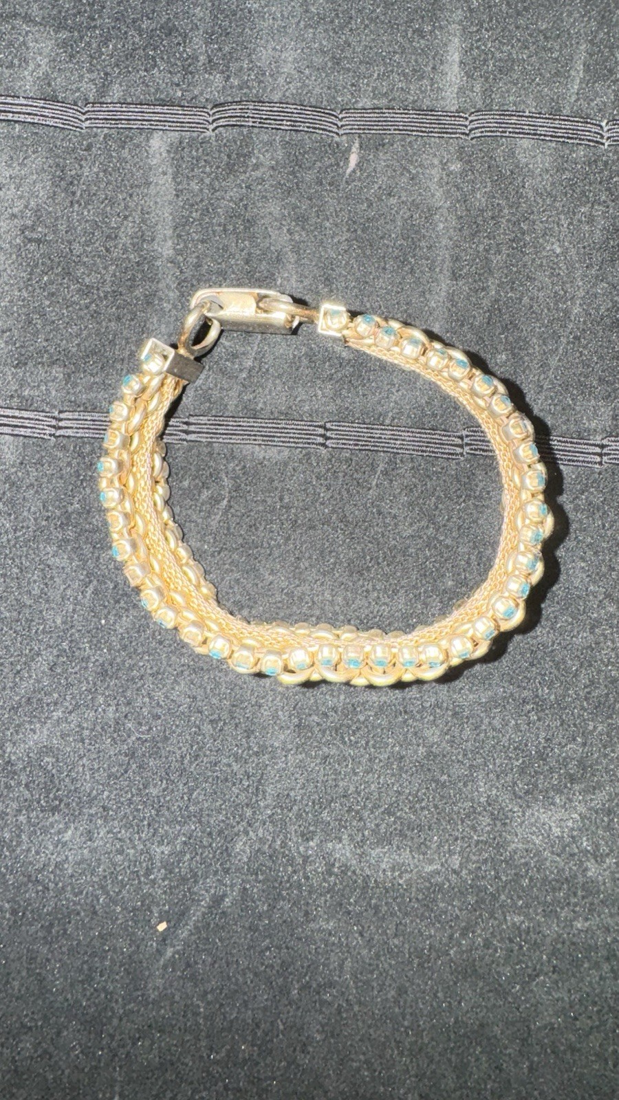 Vintage Gold Tone Metal Curb Chain BraceletRound Blue Prong Set Stones Box Clasp