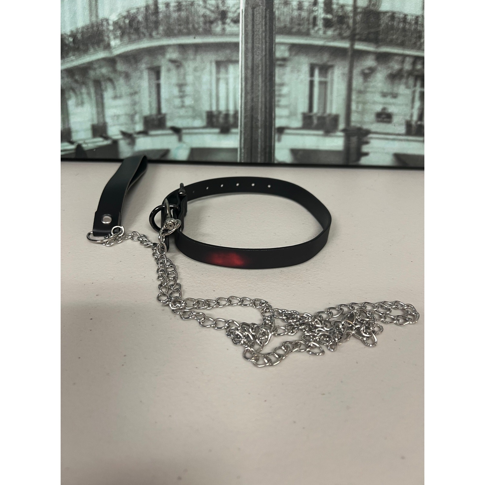 Heat-Sensitive Thermochromic Leather Choker with Leash