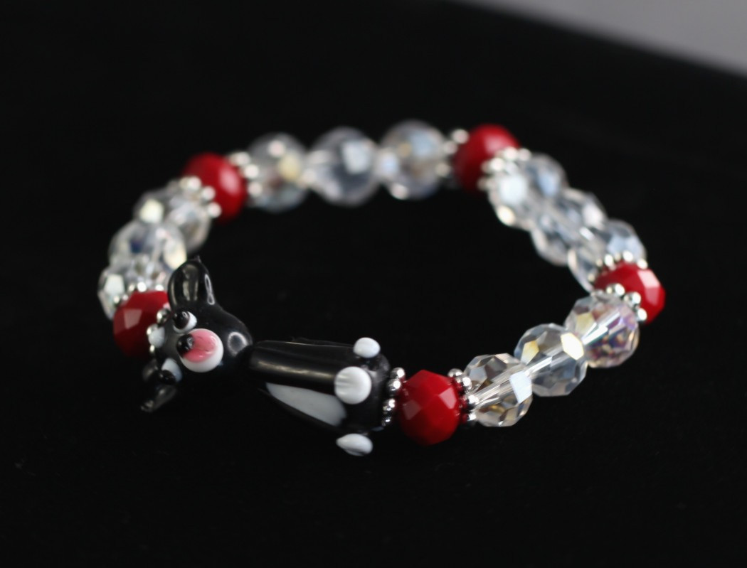 Dog Bracelet Black Lampwork 7″ inch Elastic Glass Beads Red Faceted Crystal
