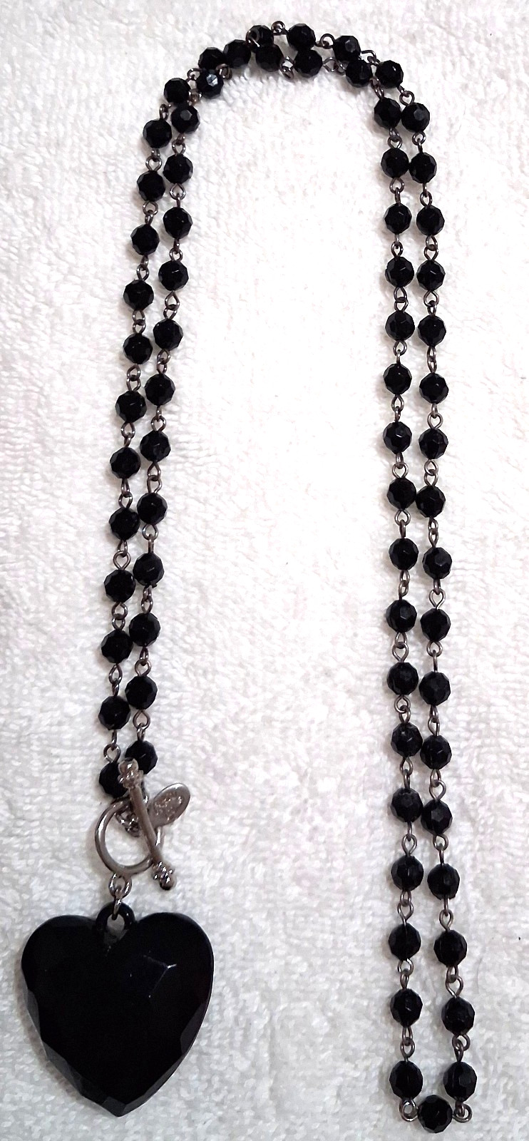 BLACK BEADED HEART LONG TOGGLE NECKLACE