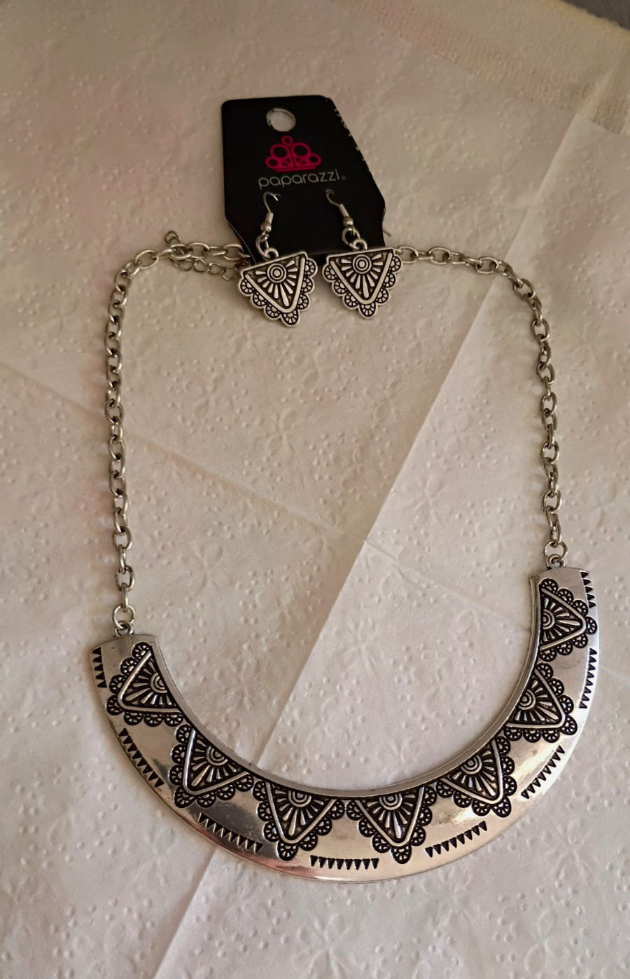 Paparazzi Silver Tone Statement Collar Crescent Necklace Adjustable Cable Chain