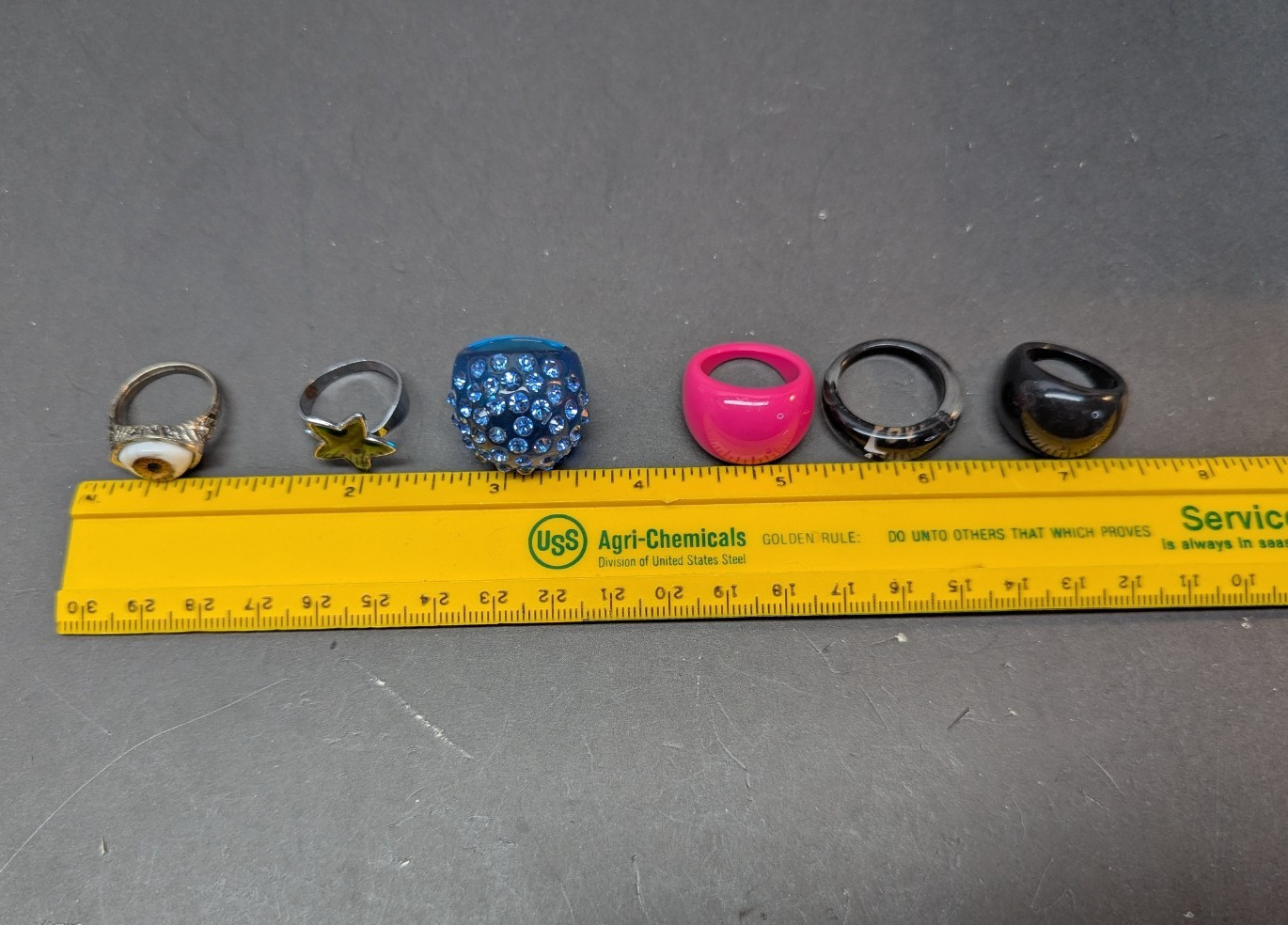 LOT OF 6 Rings Metal and Plastic Different Design with Silver Tone Vintage