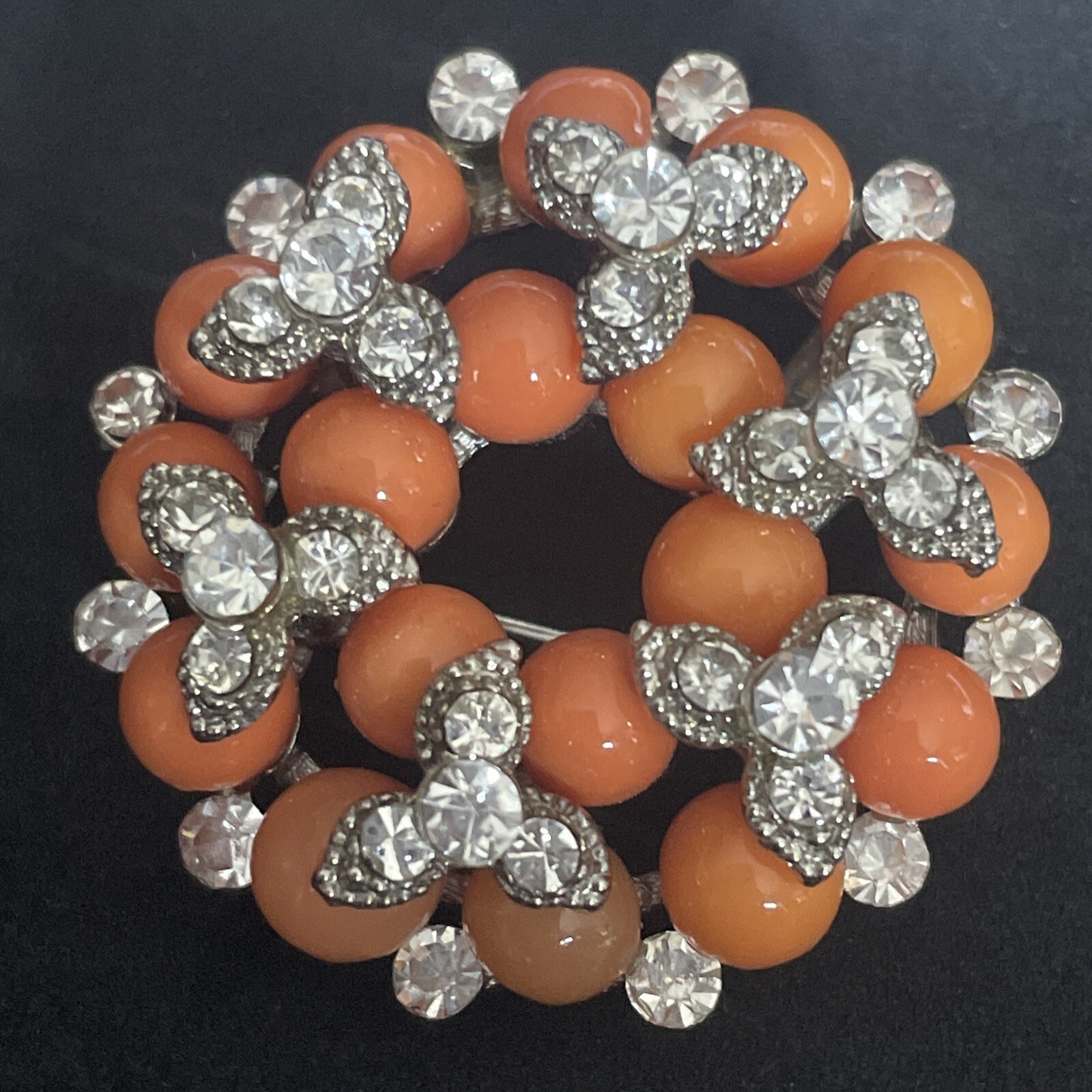 Coral Colored Bead & Rhinetone Wreath Brooch Pendant SilverTone E20