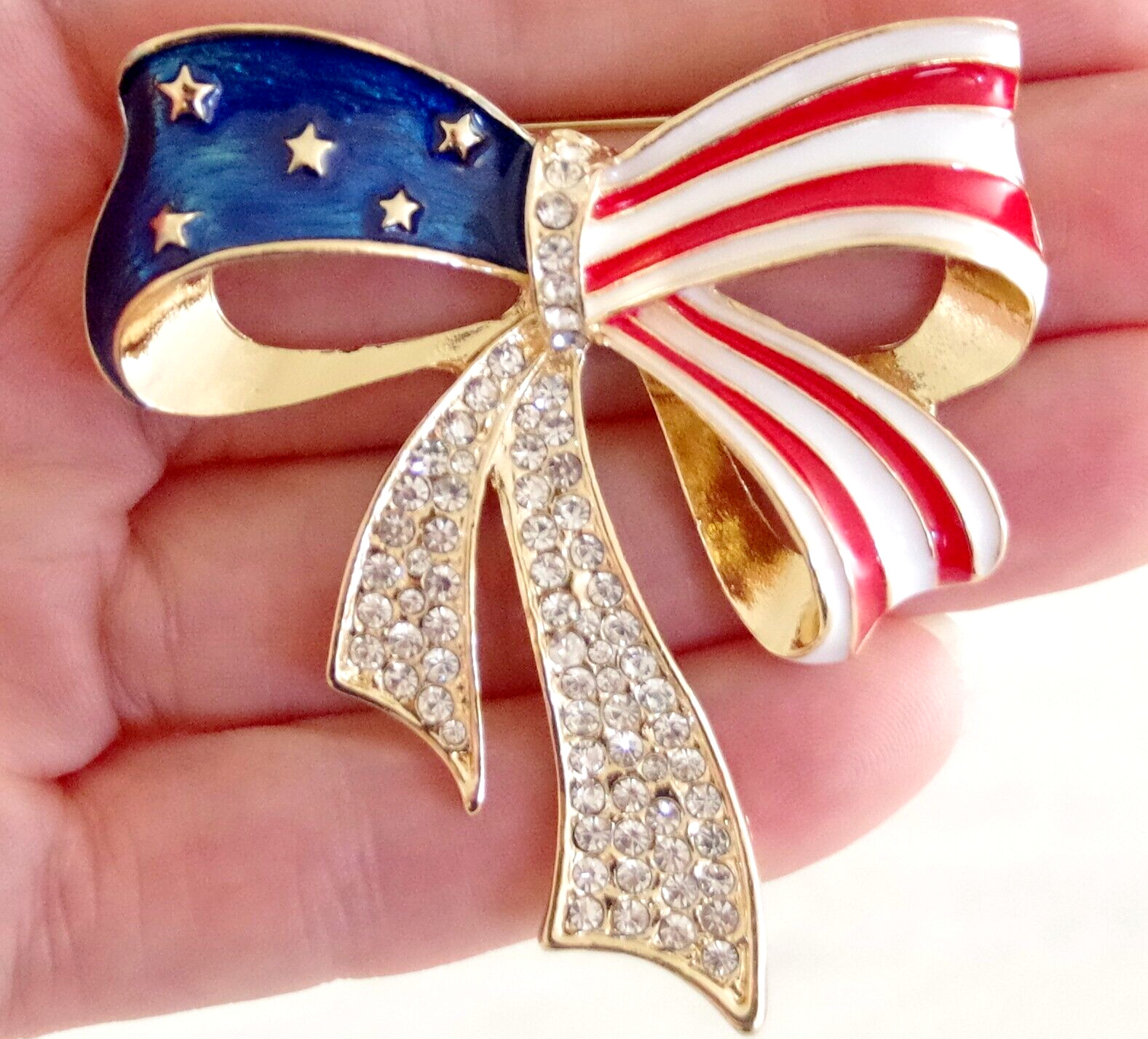2 3/8″ NWOT PATRIOTIC AMERICAN FLAG STARS & STRIPES BOW RHINESTONE BROOCH PIN
