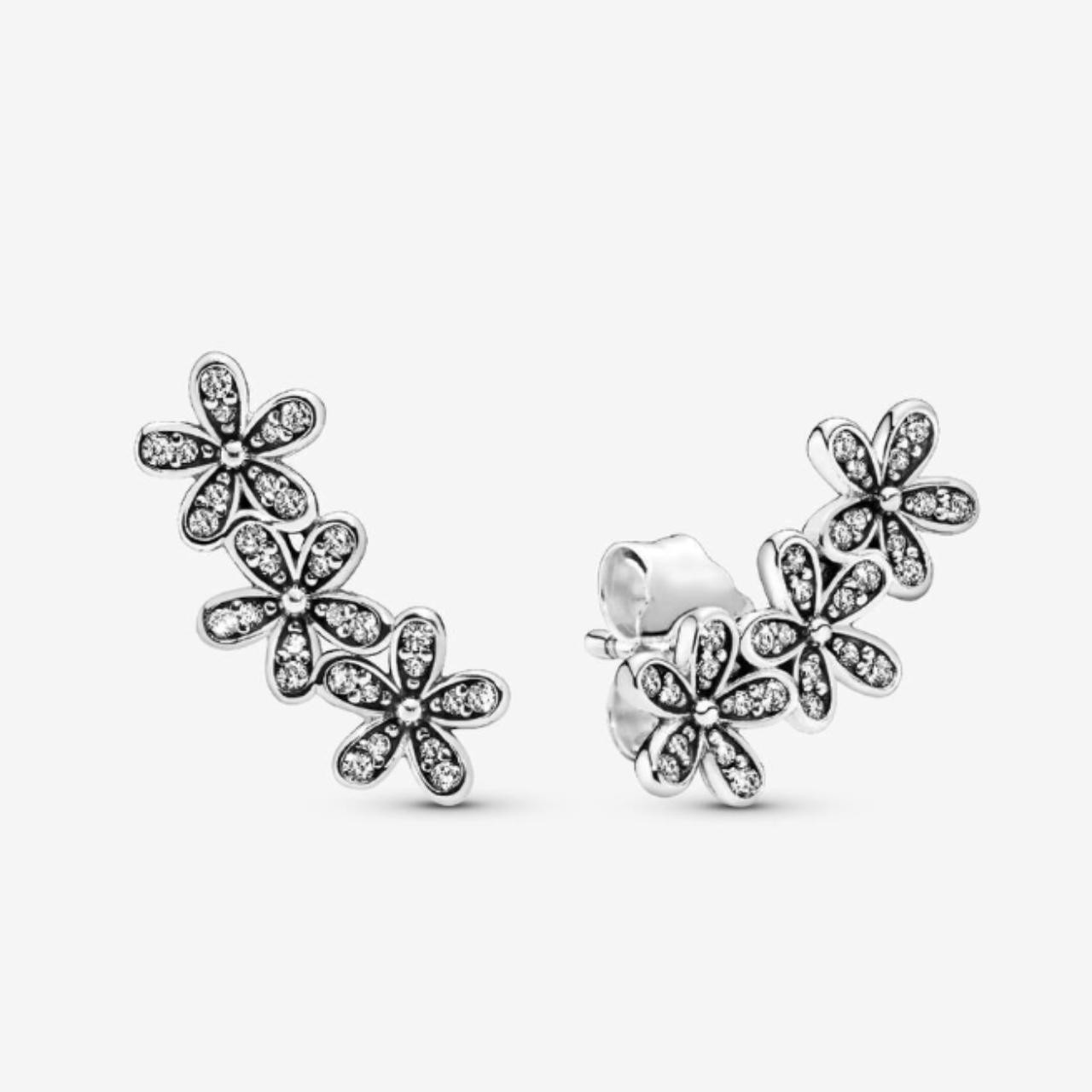 daisy flower stud earrings & flower ring (size 54) jewellery set