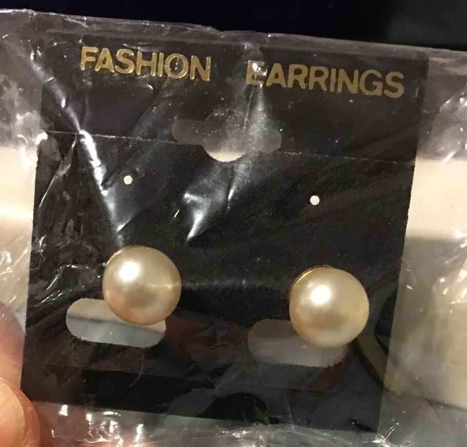 Faux Pearl Fashion Earrings (Not Sure If It’s Real Or Faux-Was A Gift) Brand New