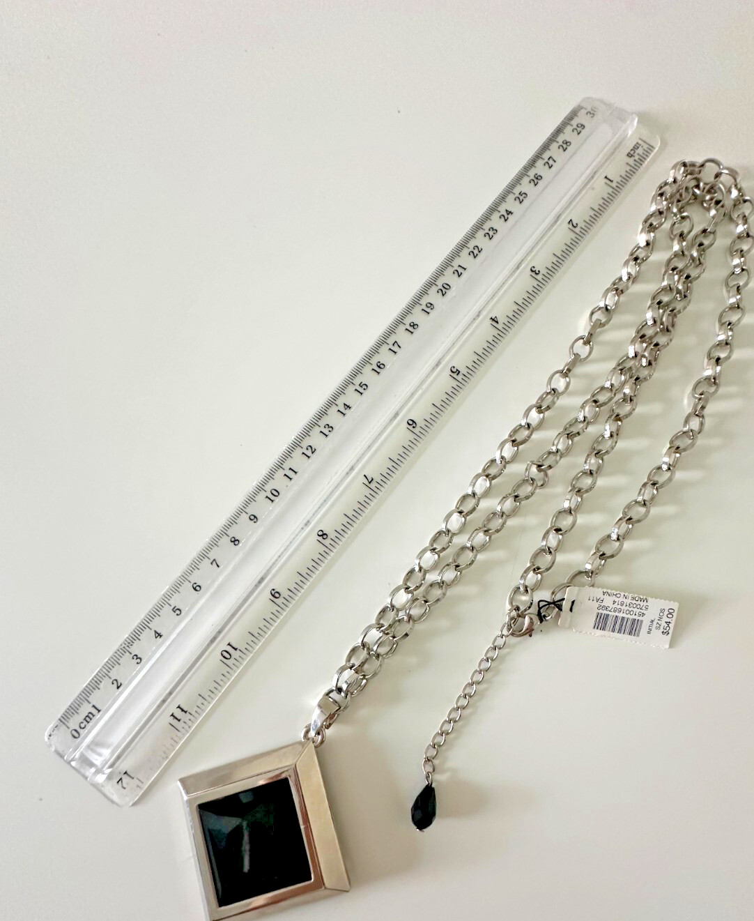 White House Black Market Necklace Black Pendant Silver Links Long 34-36″ tags
