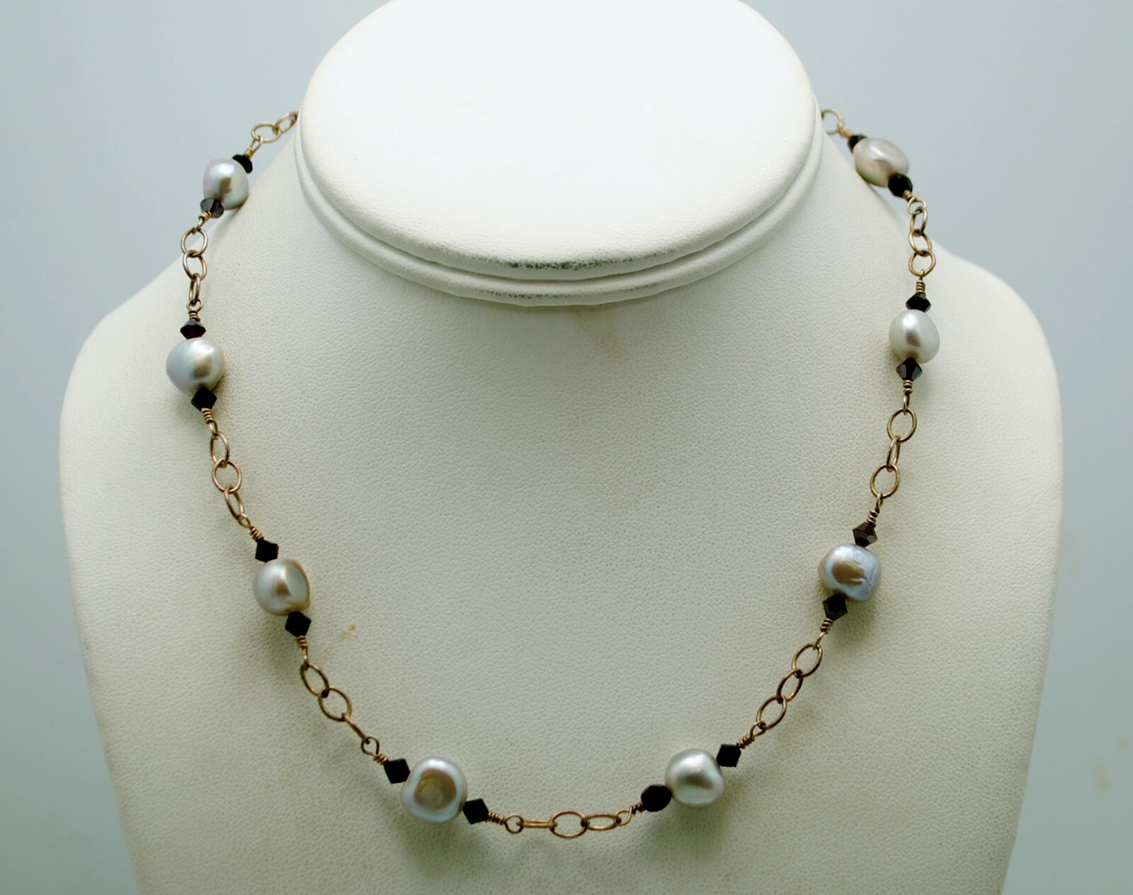 STERLING SILVER IMITATION PEARL + BLACK BEADS NECKLACE 16.0″ #FMK355