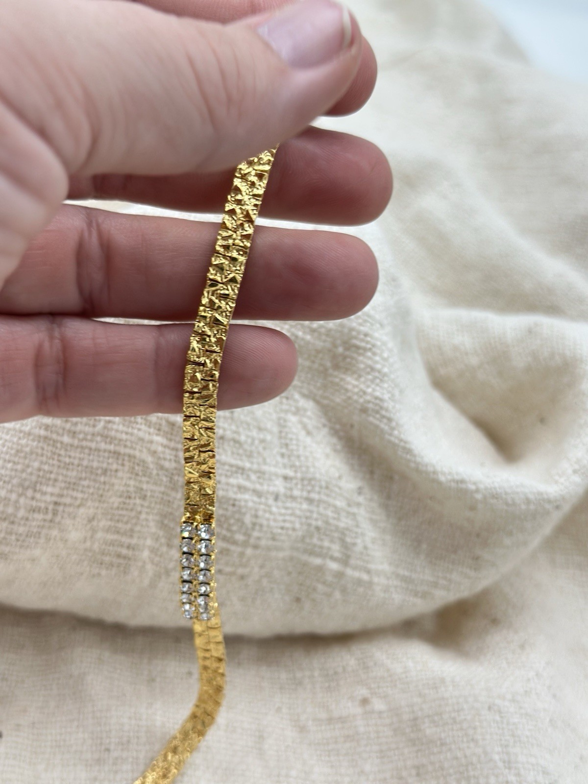 Sparkling Shiny Linked Rhinestone Bracelet Gold Tone Nugget Style Chain 7″