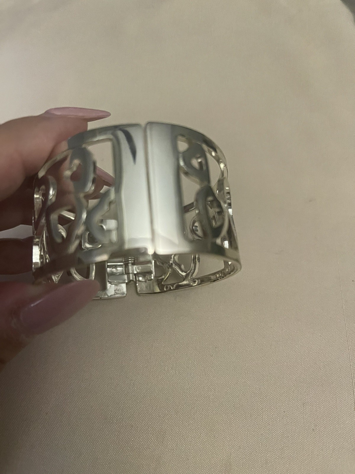 Heart cutout Hinged Bracelet Bangle Silver Tone