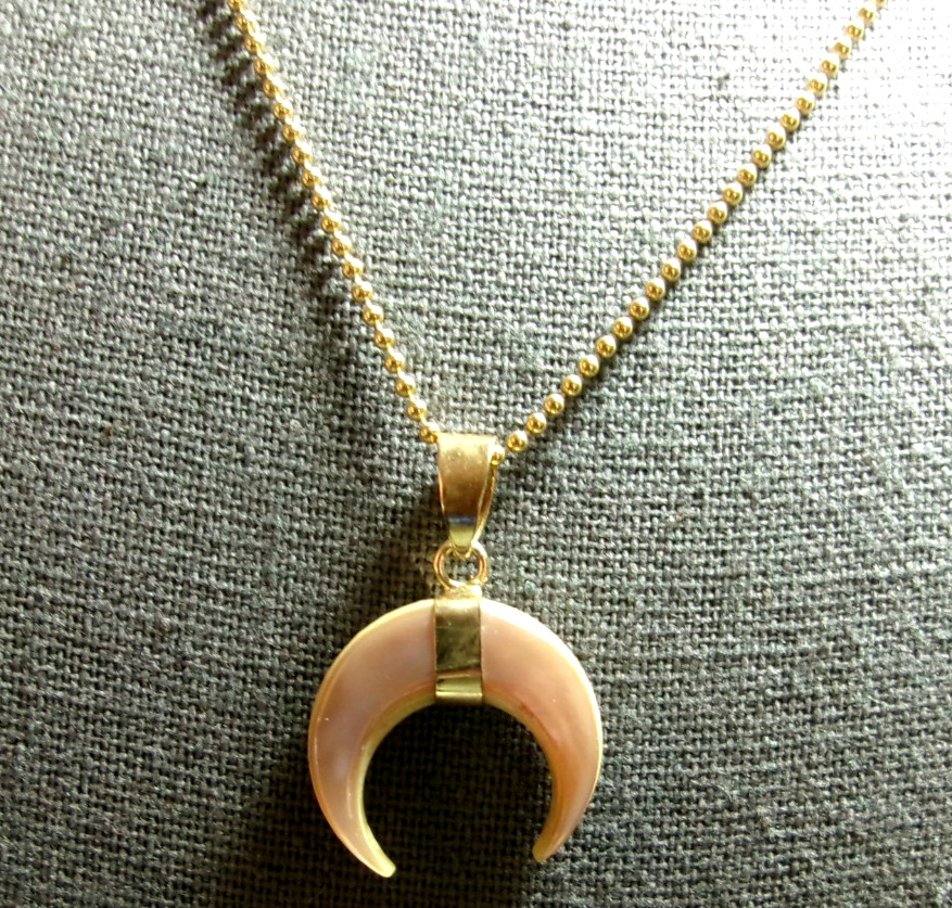 GOLD TONE CRESENT MOON MOP PENDANT NECKLACE W/GOLD PLATED BALL/BEAD CHAIN