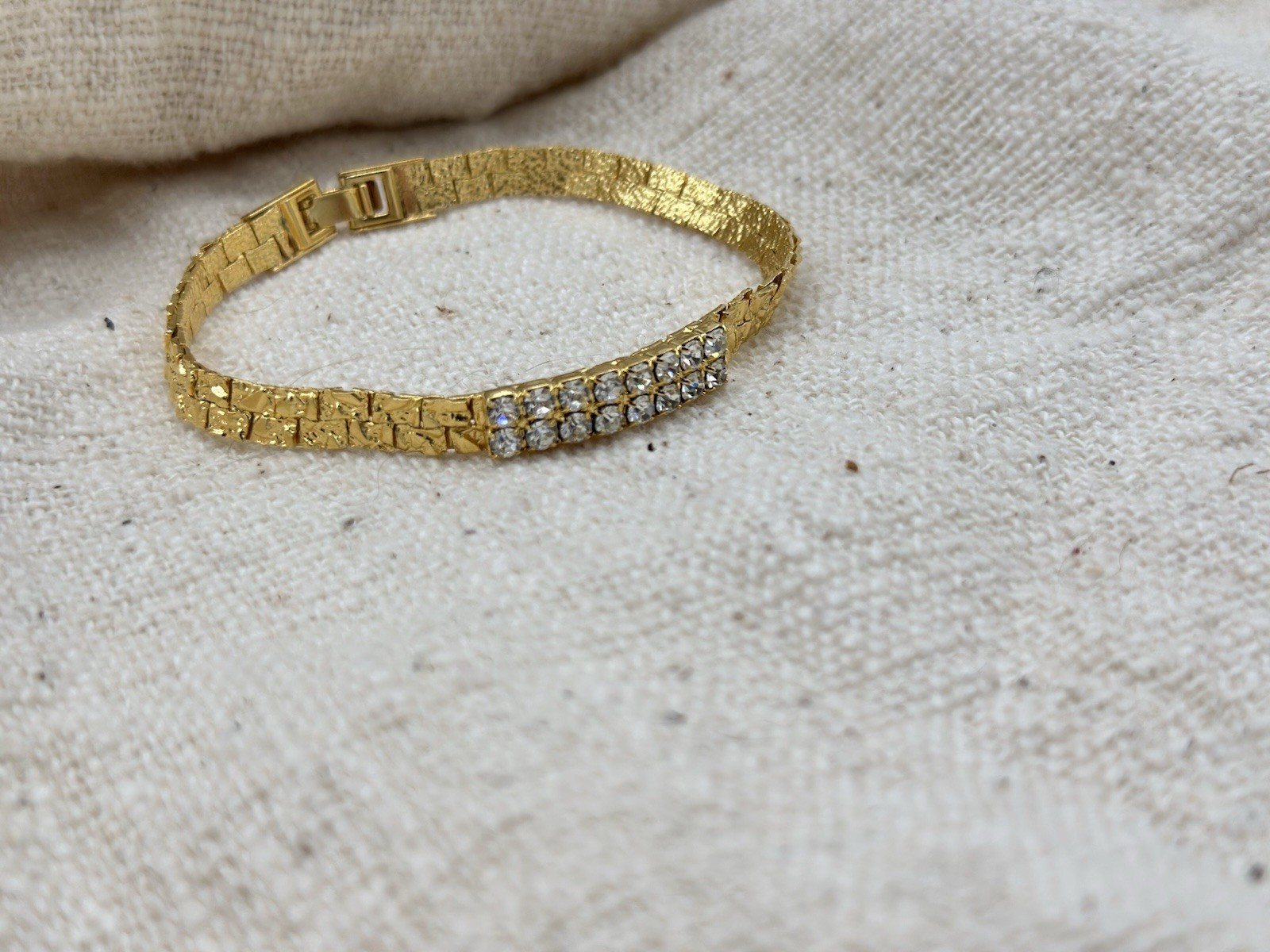 Sparkling Shiny Linked Rhinestone Bracelet Gold Tone Nugget Style Chain 7″