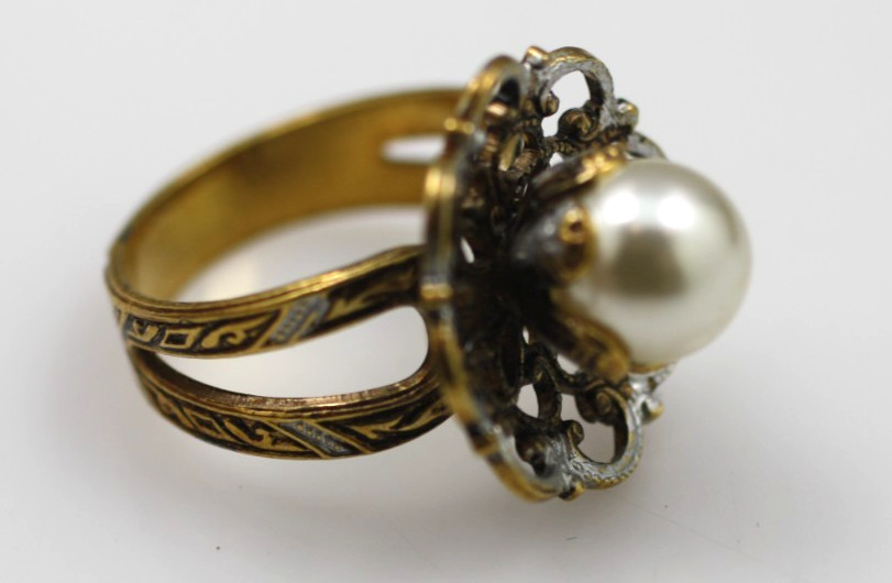 Vintage Damascene Spain style Faux Pearl Flower Adjustable band Ring size 6