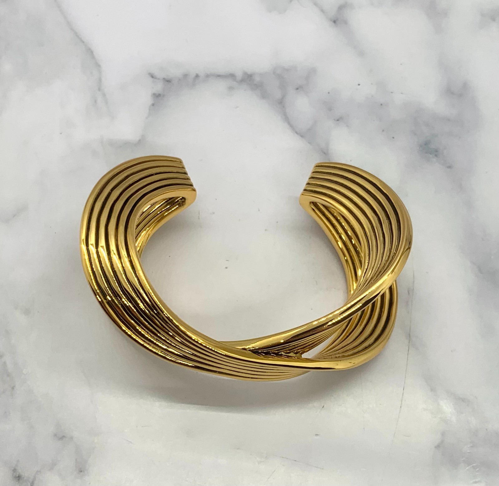 YSL YVES SAINT LAURENT Twisted Infinity Cuff Bracelet – Pre owned / MG6271