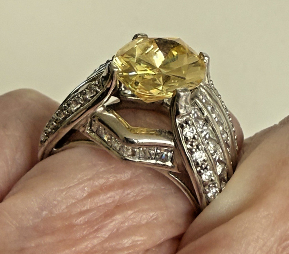 Stunning Marquise Canary Yellow Citrine & Clear CZ’s 925 Sterling Silver SZ8