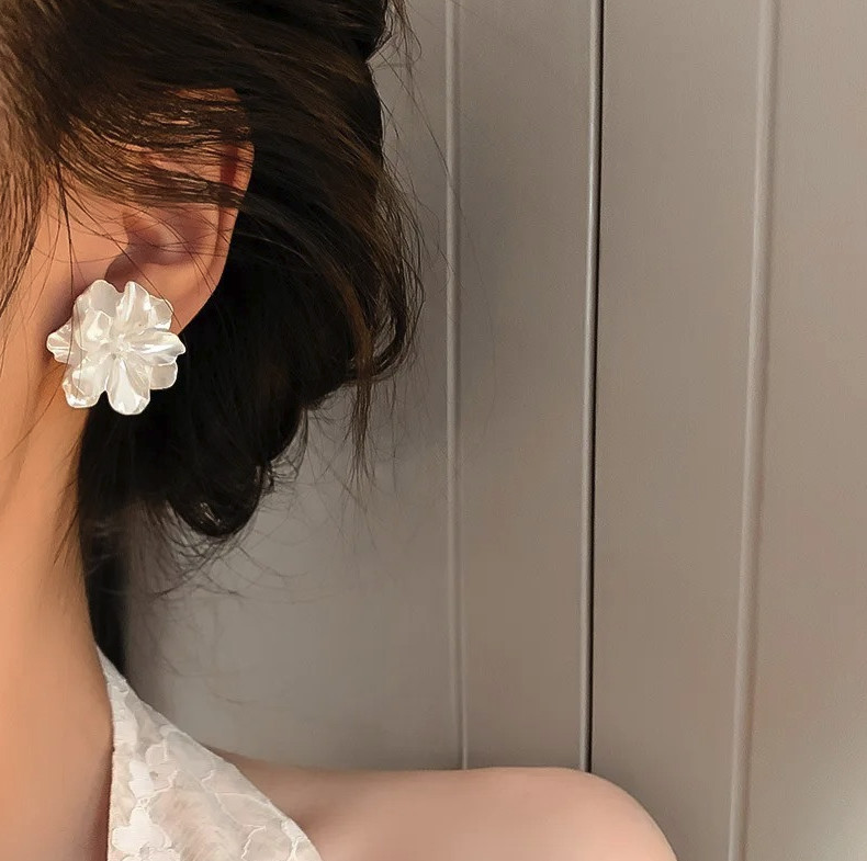 1pair Acrylic Camellia Flower Stud Earrings Women Party Jewelry – NEW