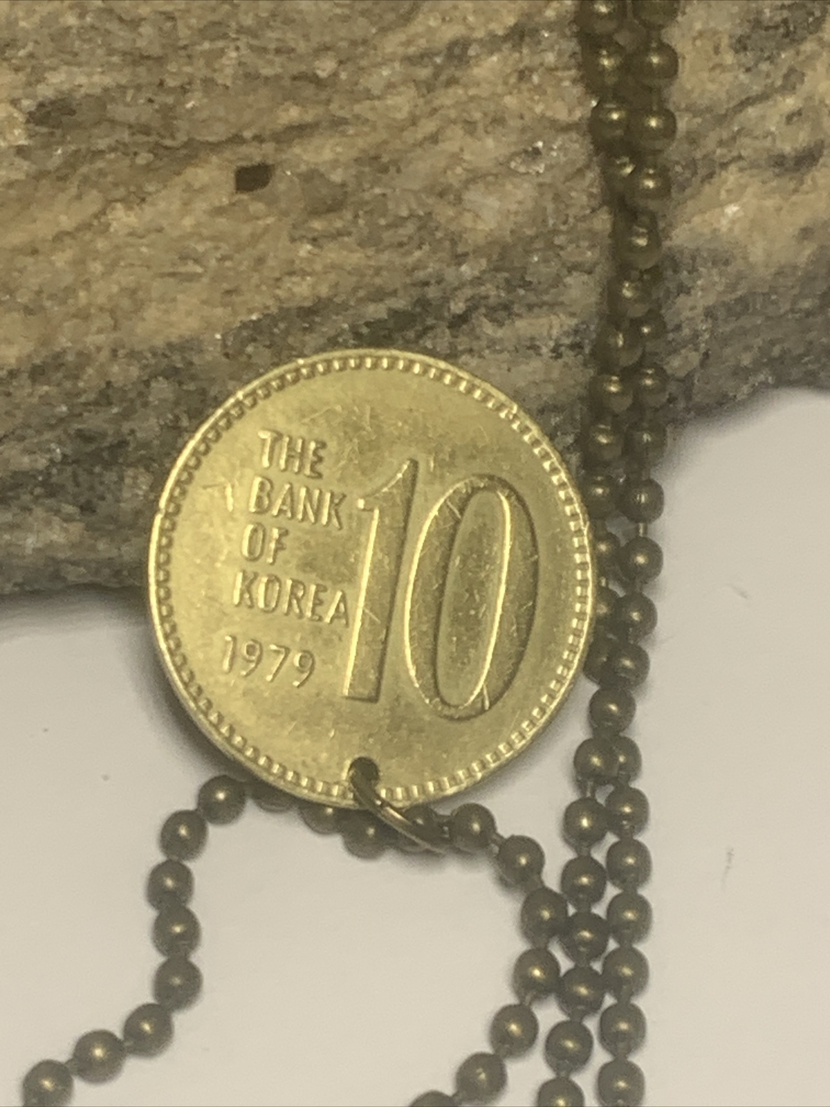 1979 South Korea 10 Won coin pendant Korean Dabotap Pagoda temple Seoul. A1