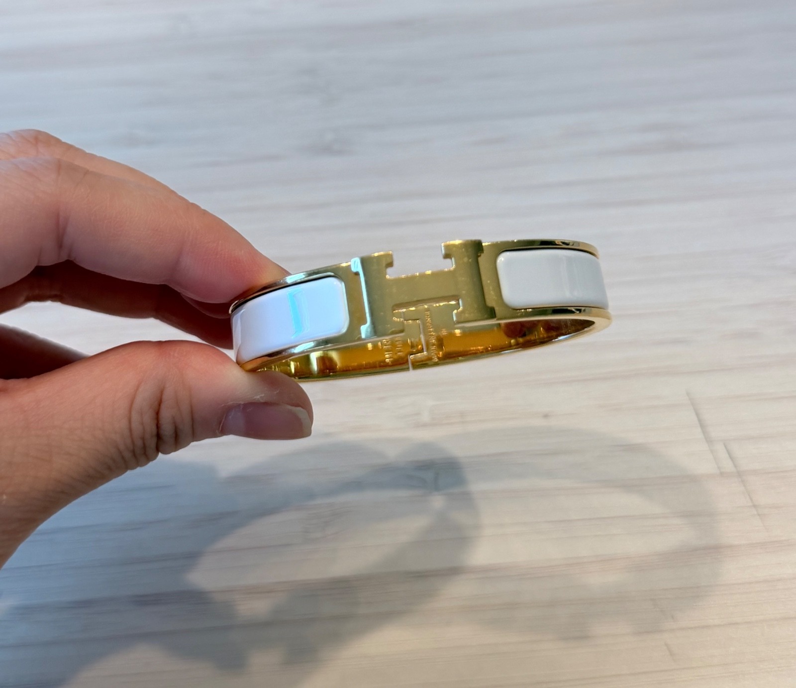 Authentic Hermès Clic H Bracelet White Enamel YG Size GM (Medium/Large) no box