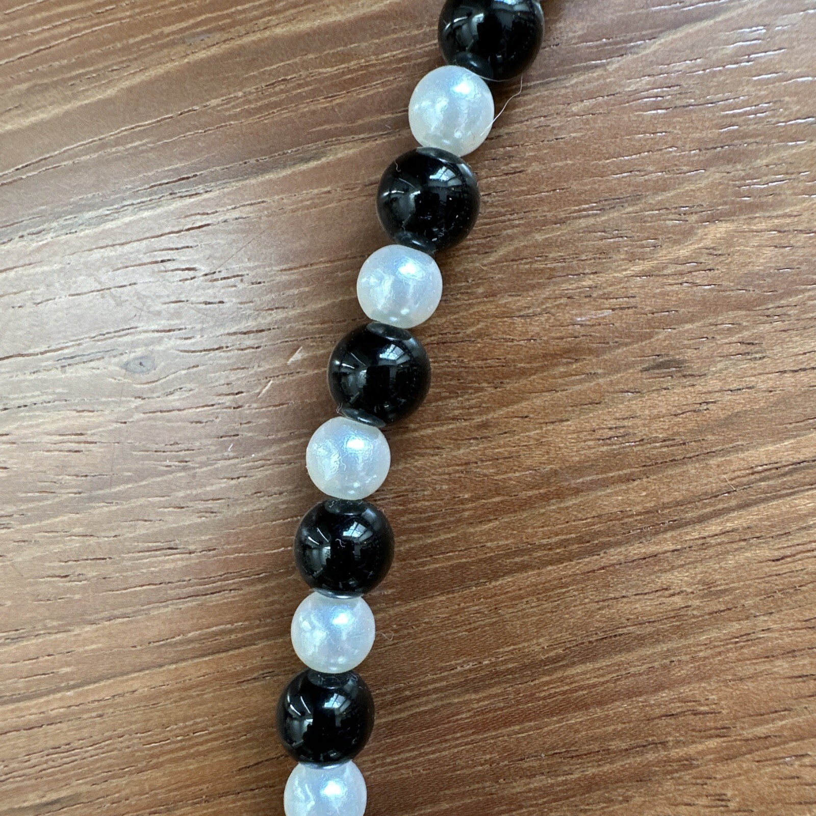 Gymboree Girls White Pearl Black Chunky Bead Flower Necklace Elastic NWOT