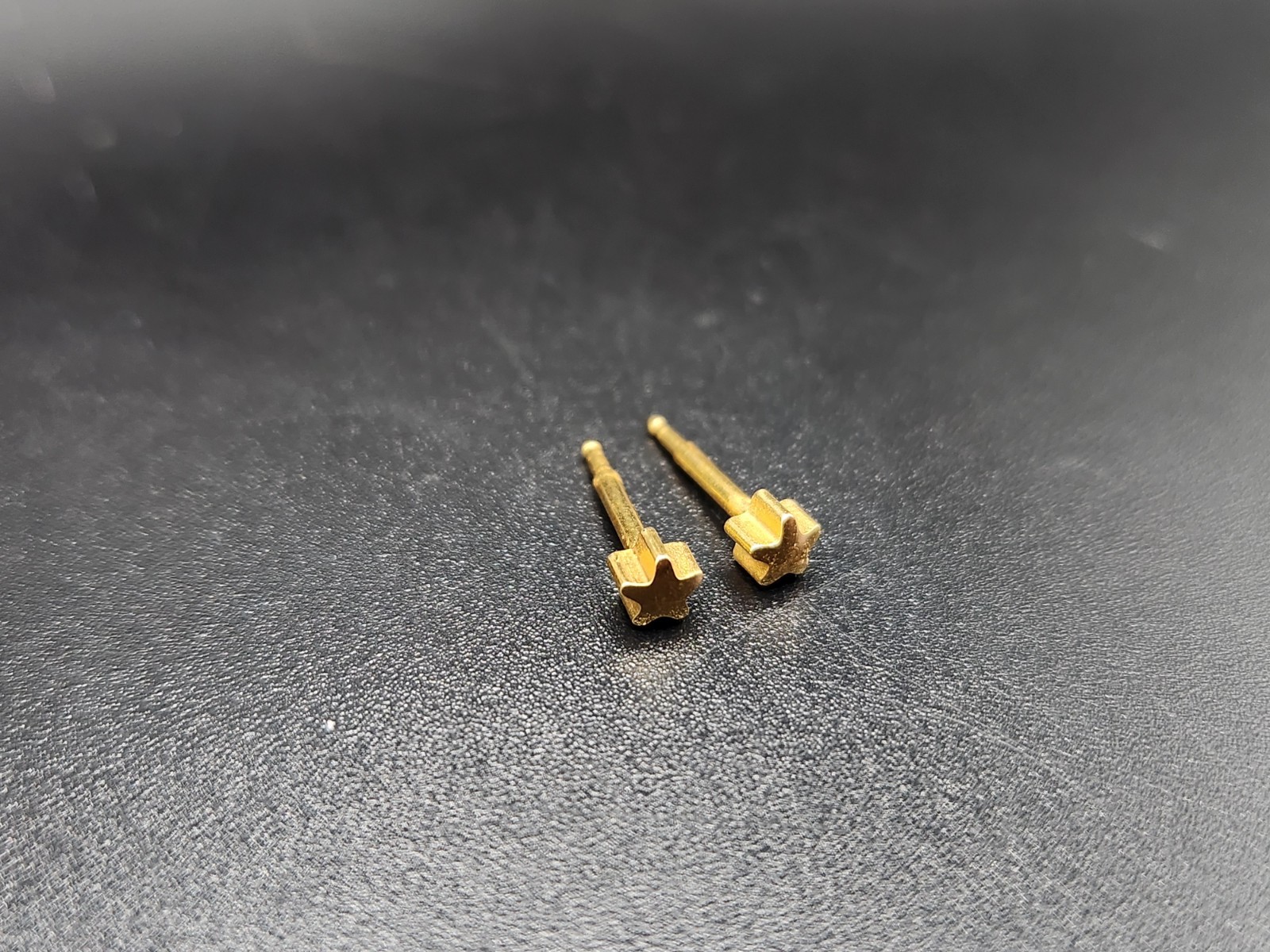 #0379 – Gold Tone Star Ear Piercing Stud Earrings Pointed Posts Pair