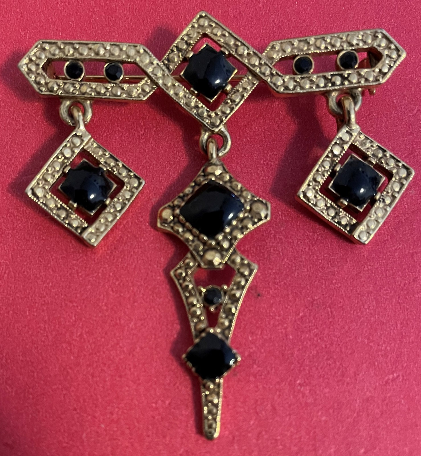 Gold Toned Brooch – as shown