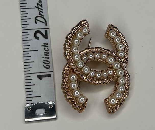 Authentic Vintage 1990 Chanel Collection 28 Pearl Interlocking CC Brooch