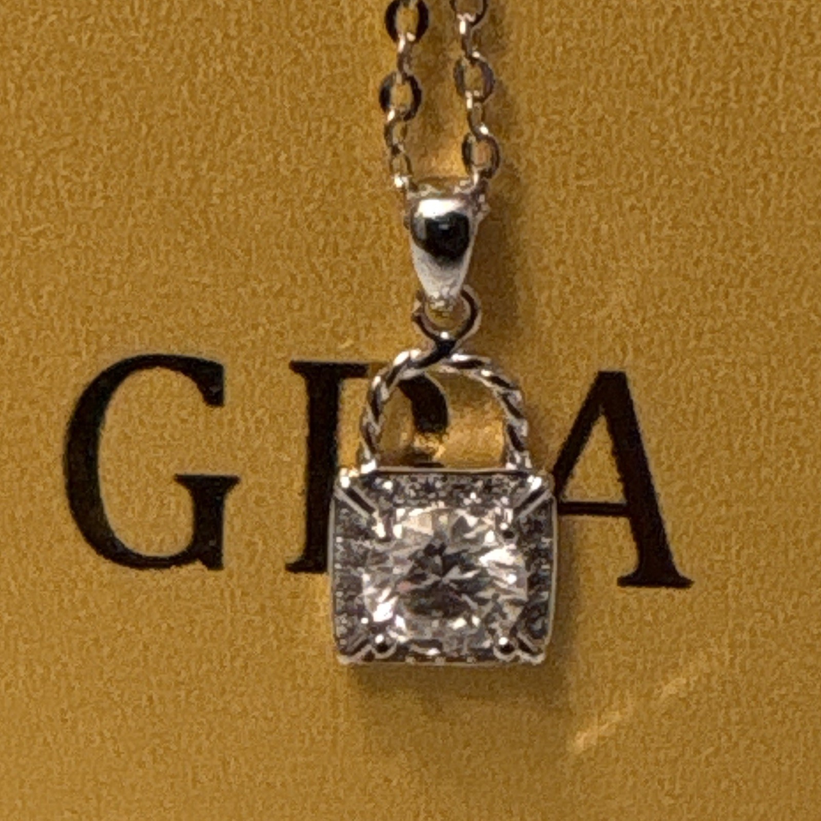 Moissanite 1.0ct Round Padlock Pendant Charm Necklace Silver CN2108