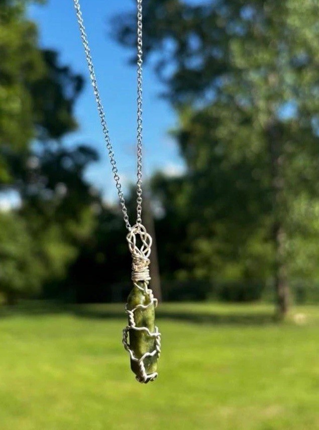 hand wire wrapped crystal pendant necklace with 16inch silver plated chain ❤️