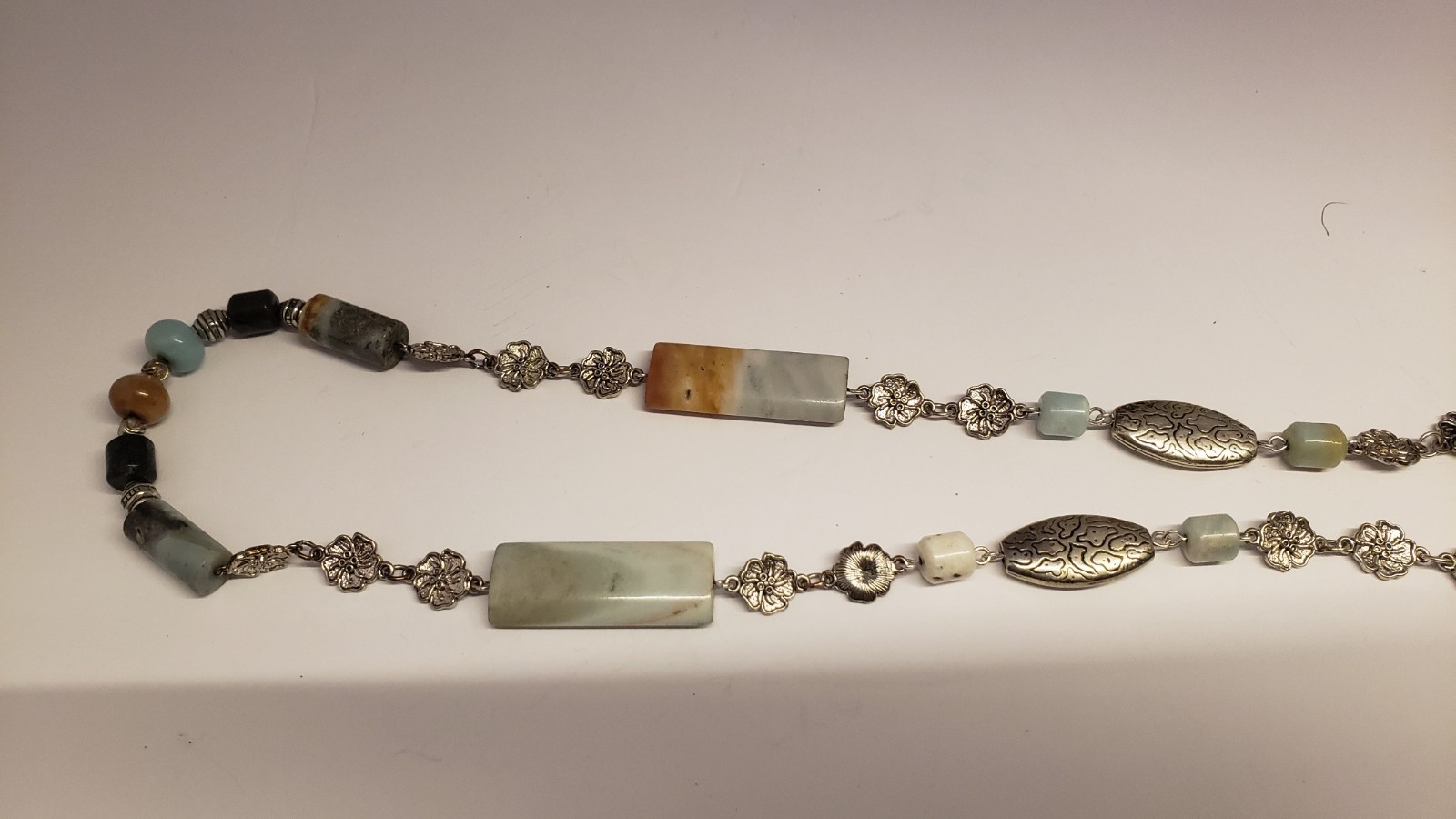 PREMIER DESIGNS 24-27 inch PASTEL COLOR STONE NECKLACE and SILVER TONE METAL