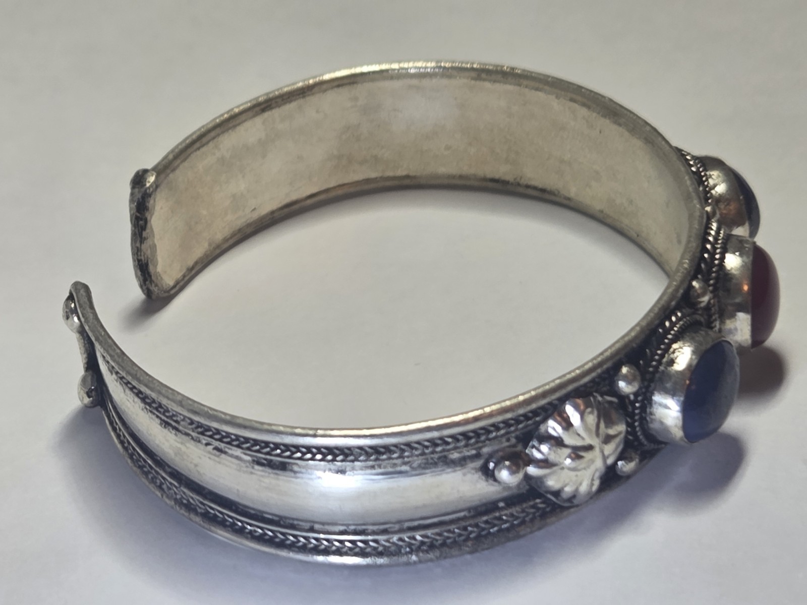 Vtg Silver Tone Southwest Style Open Cuff Bracelet Turquoise & Red Stones 7.5″