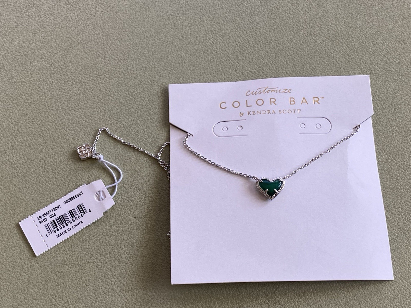 Kendra Scott Ari Green Heart Pendant Silver Color Necklace 16.0 “