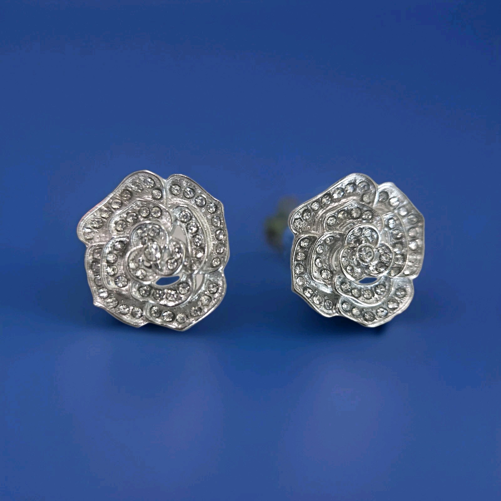 Silvery Rose Shaped Stud Earrings with White Synthetic Zircon Stones