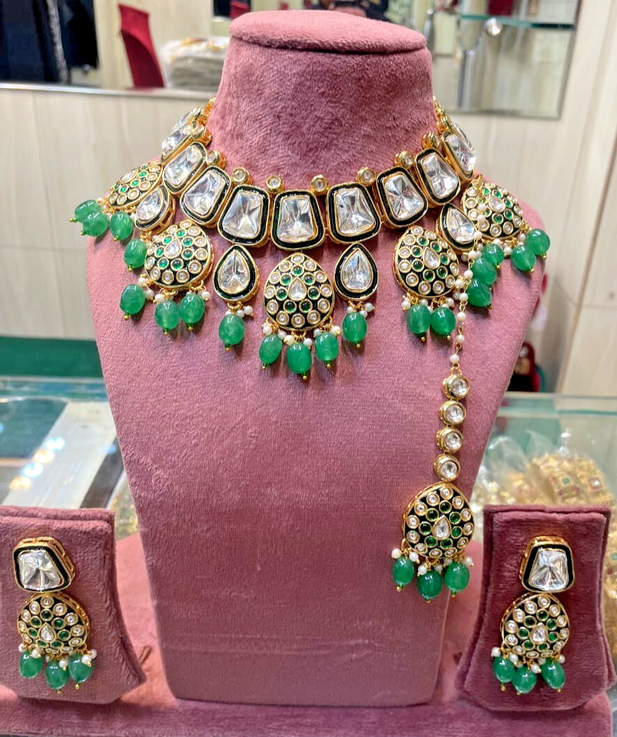 Elegant Bollywood Premium Quality Kundan Drops Necklace Set With Earring & Tikka