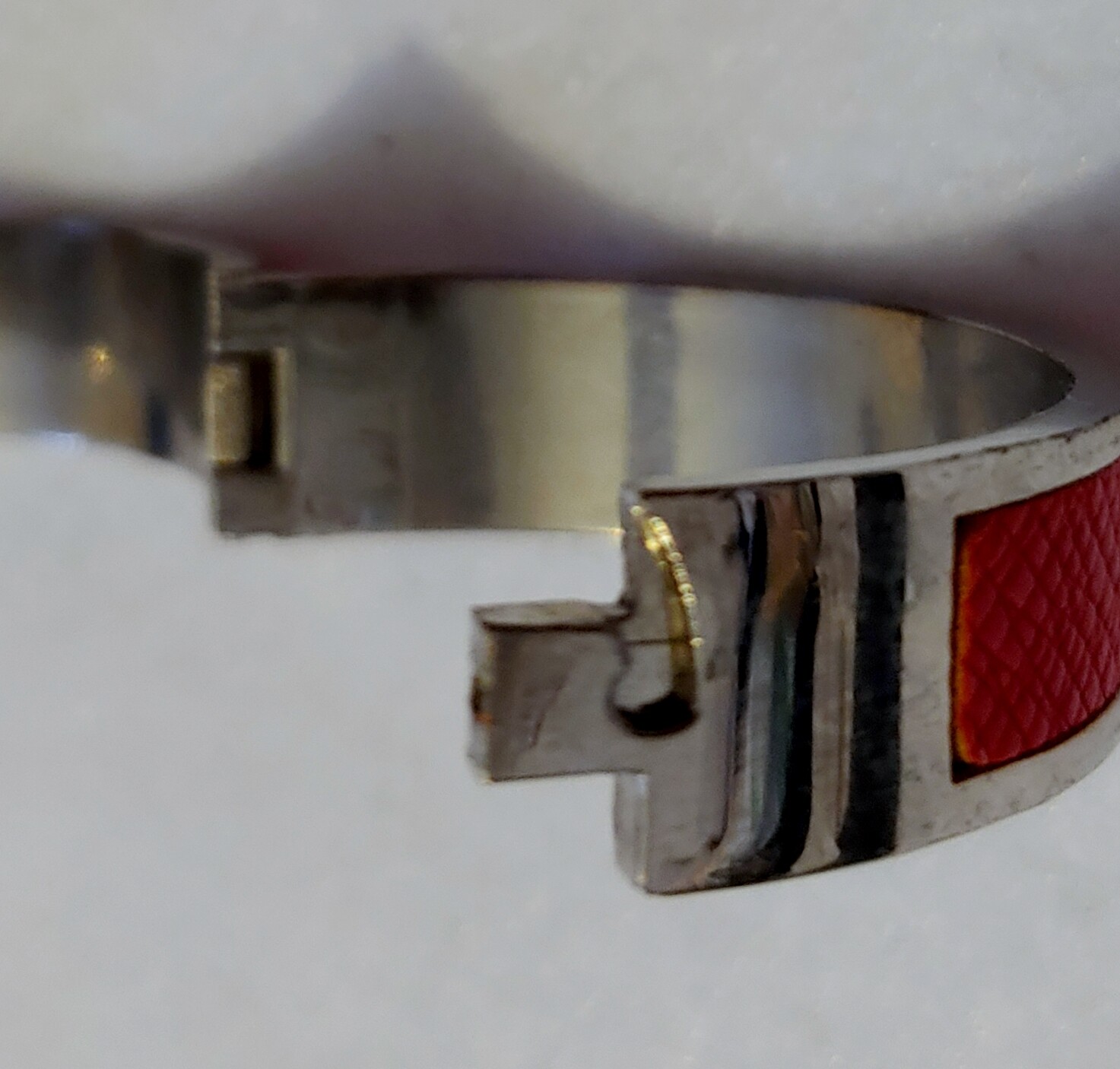 Hinged – Bangle Bracelet – Repair ( STAMPED zmy6750 ) as seen in pictures