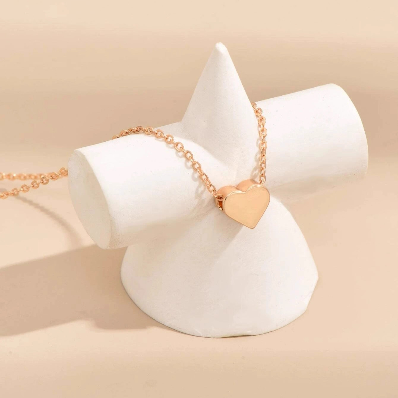 A Simple And Delicate Golden Heart Pendant Necklace,Valentine’s Day Gift,Fashion