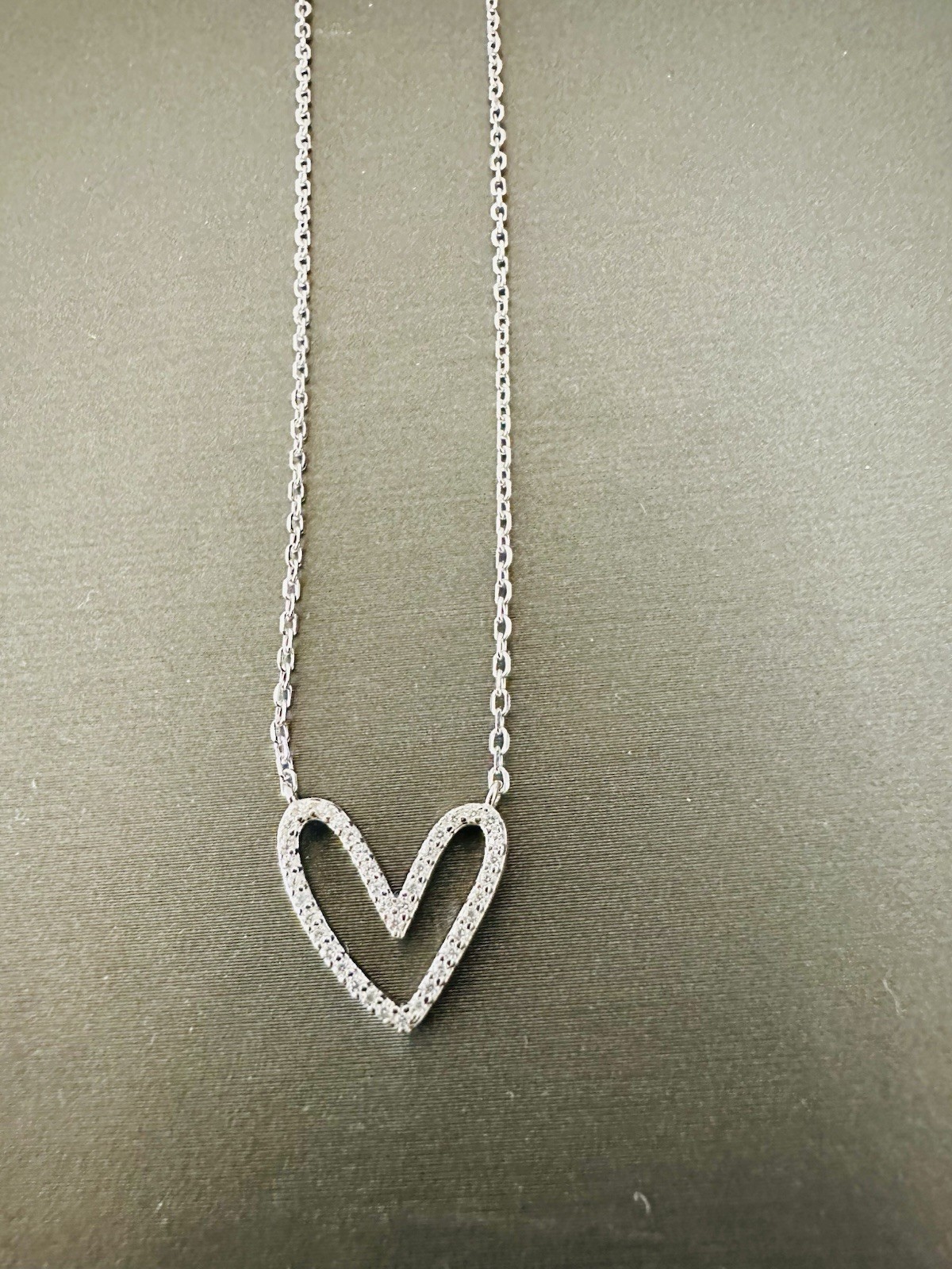 New Rachael Zoe 925 Sterling Silver & CZ Heart Necklace – Mother’s Day Special