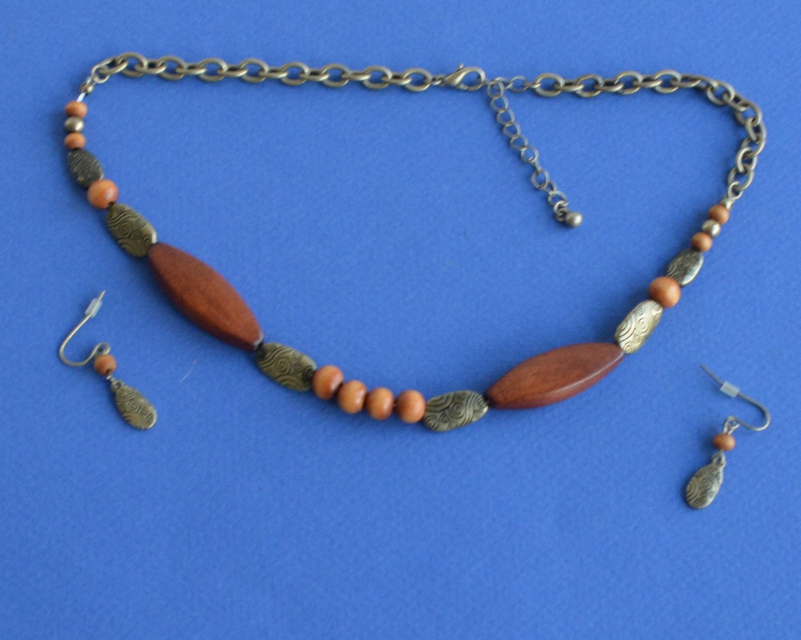 Jewelry-247/Necklace and Earrings-Z Designs Brown Wood Beads & Gold tone Metal