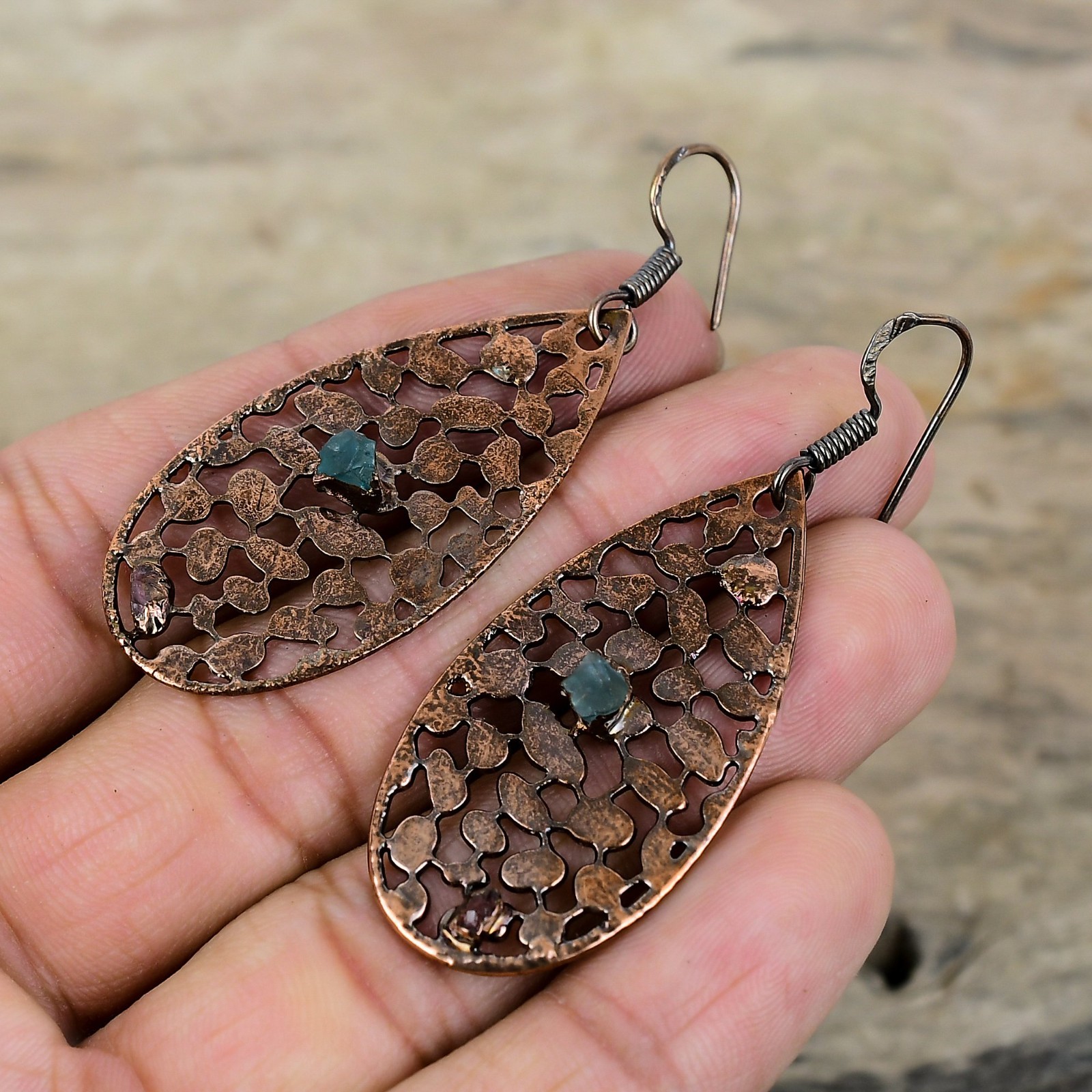 Pentagon Natural Chrome Diopside Dangle Electroformed Earrings Jewelry Copper