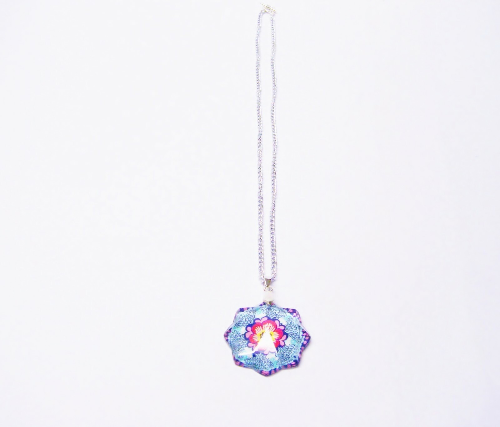 Multi Color Flower Shaped Glass Pendant Necklace