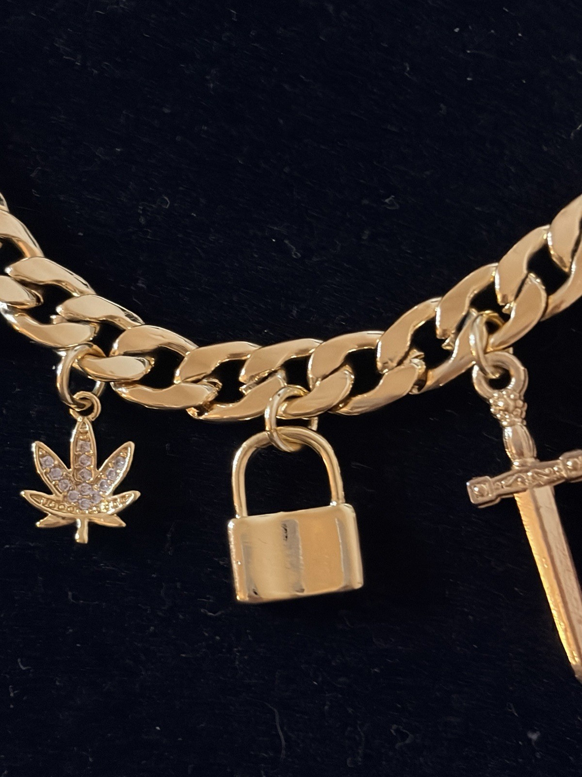 Dalmata Gold Tone Curb Link Rhinestone Cross Charm choker Lobster Adjustable