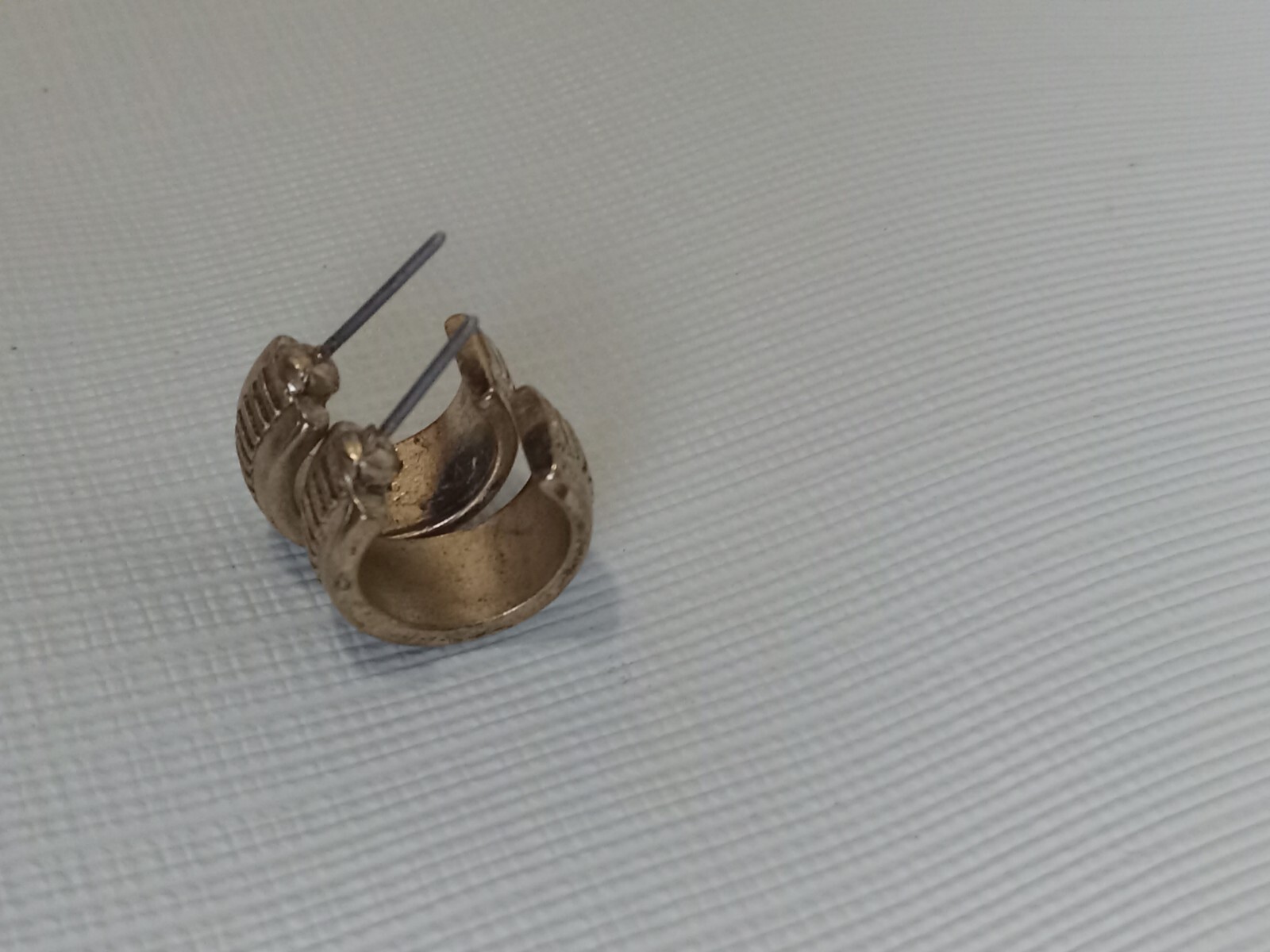 Goldtone Metal Half Loop Ribbed Stripe Post Back Fashion Earrings Fair Condition