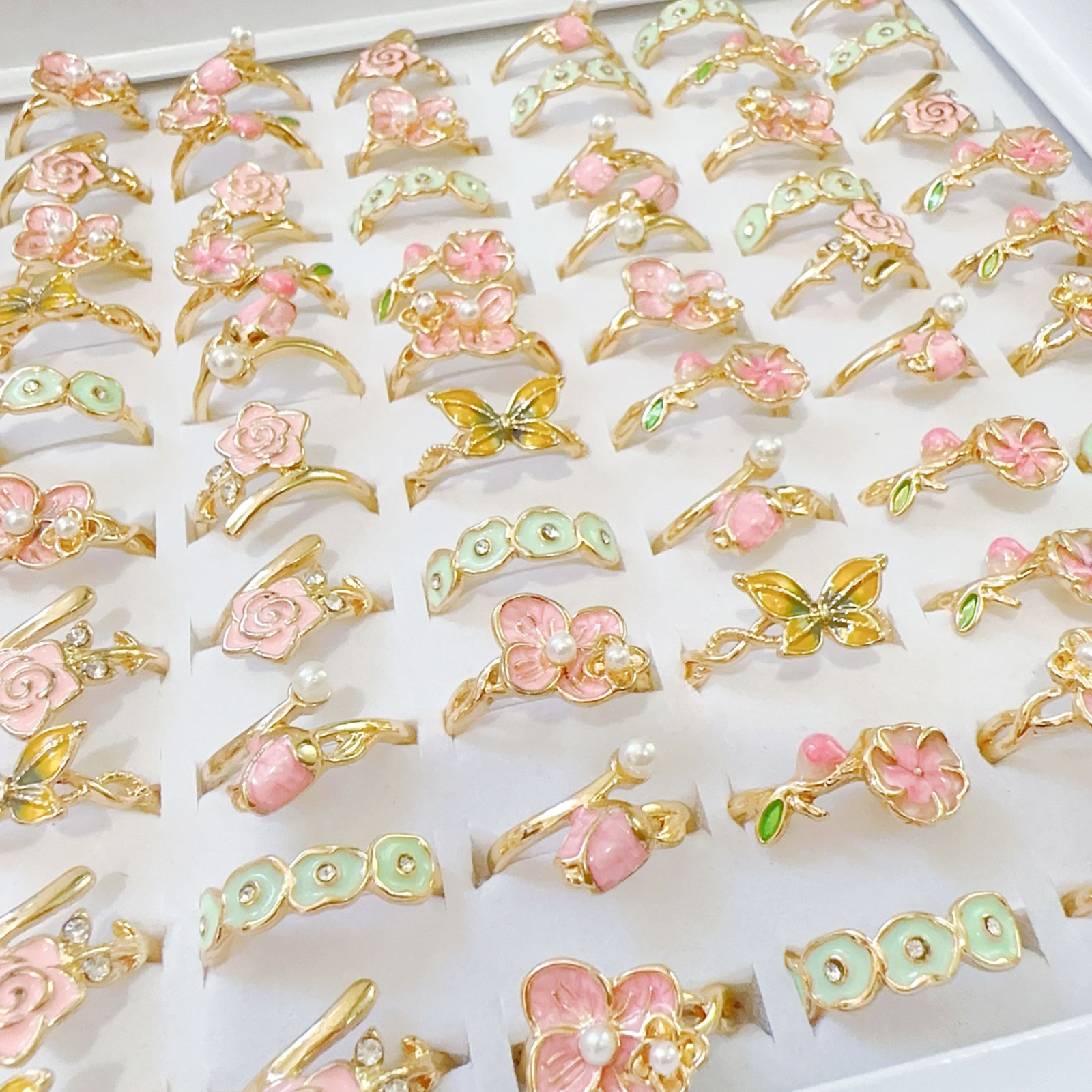 Wholesale 100pcs Women Dripping Rhinestone Flower Mix Style Alloy Jewelry Ring