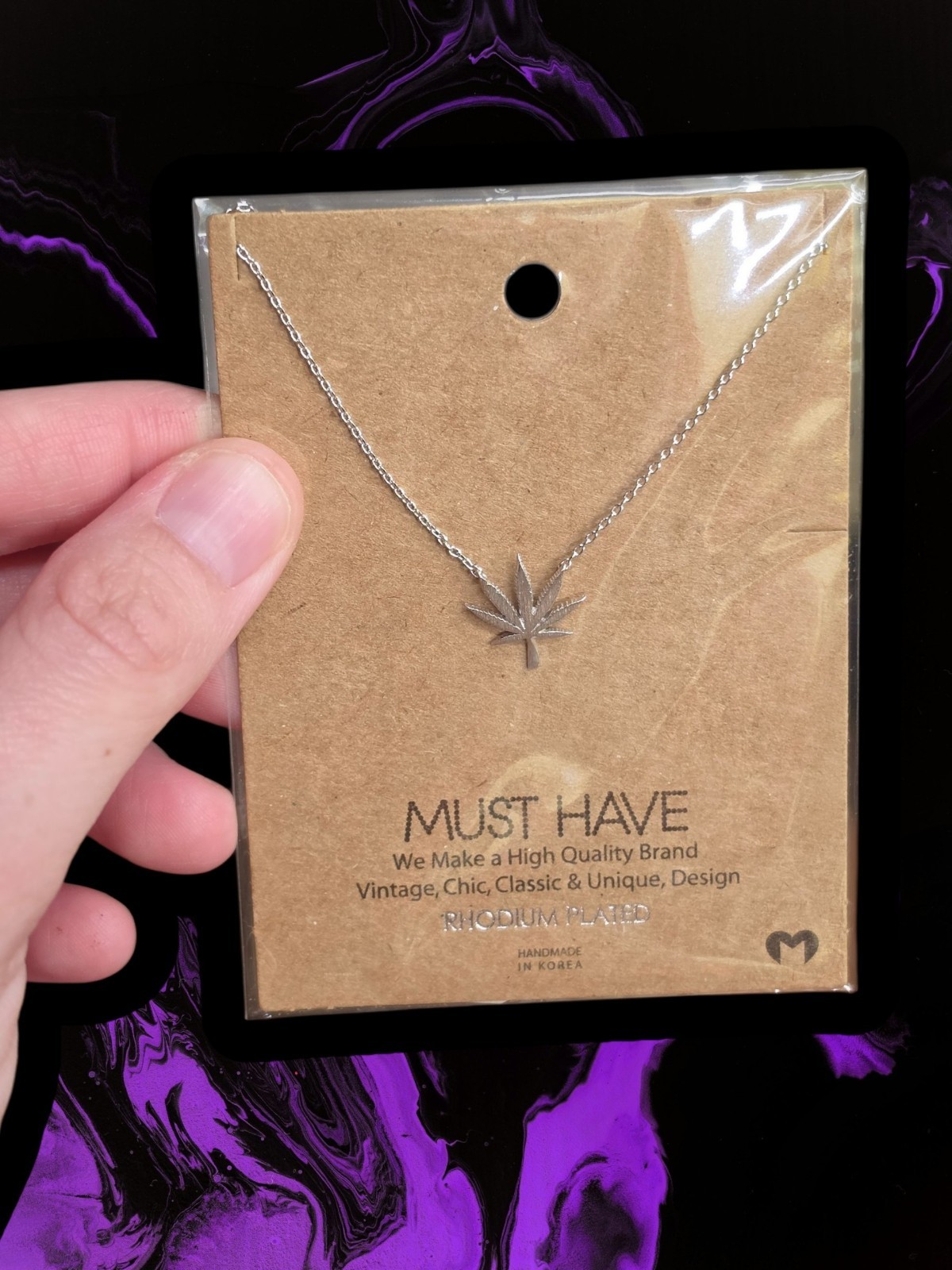 Necklace – Marijuana Leaf